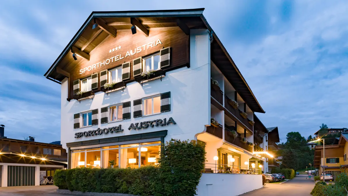 Sporthotel Austria St Johann Exterior