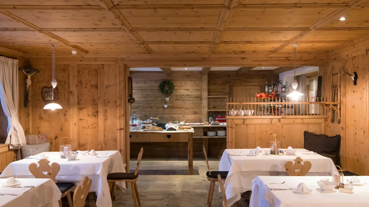 Inghams Italy Dolomites Selva Hotel Villa Anna Restaurant