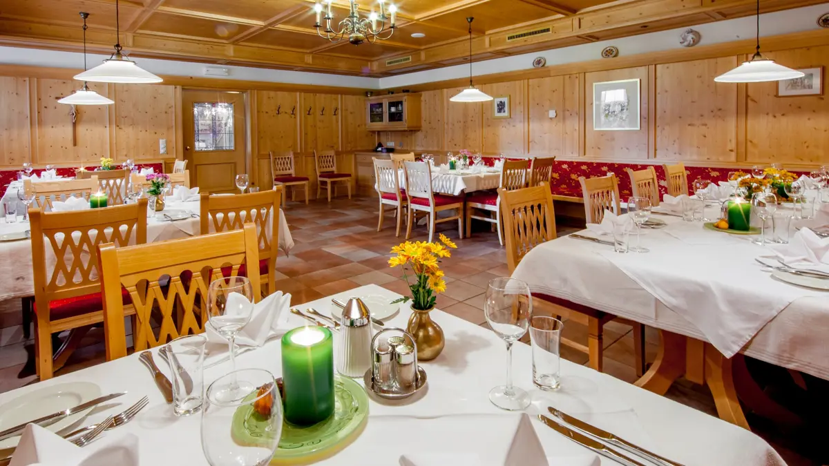 Hotel Tirolerhof Oberau Dining Room 2