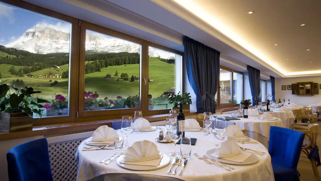 Inghams Italy Dolomites La Villa Hotel La Villa Restaurant