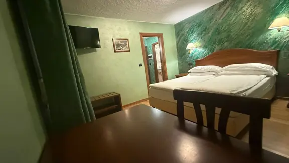 Standard Twin Room 1