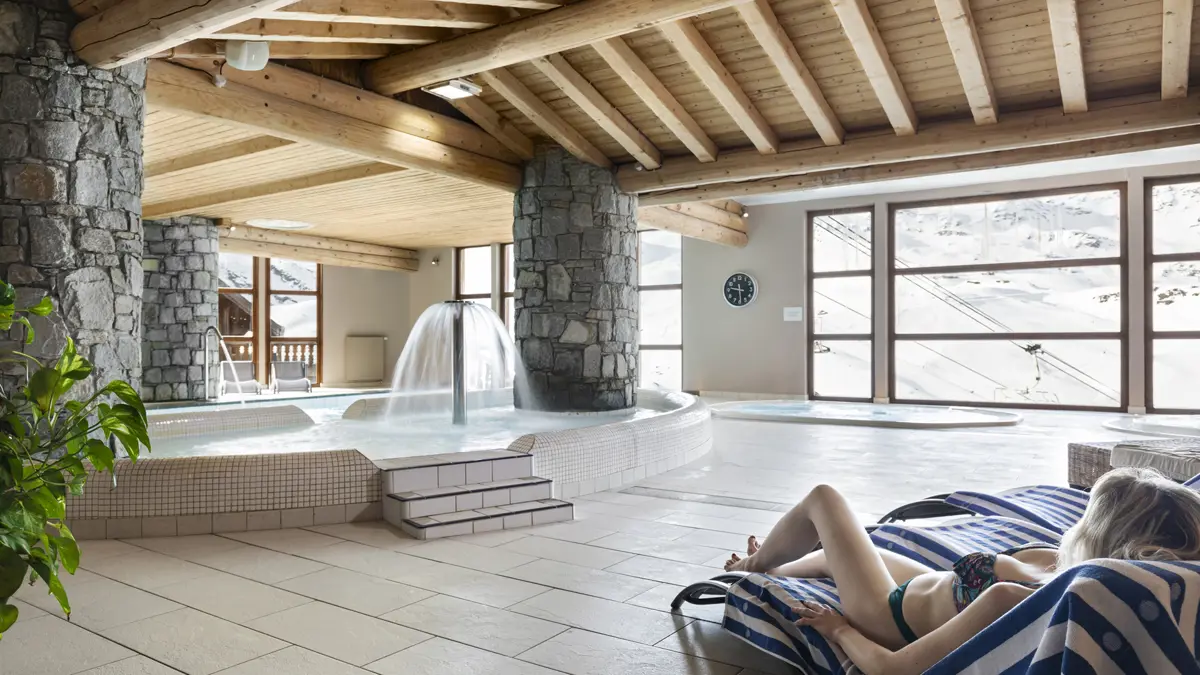 Residence Les Balcons Val Thorens Pool Area