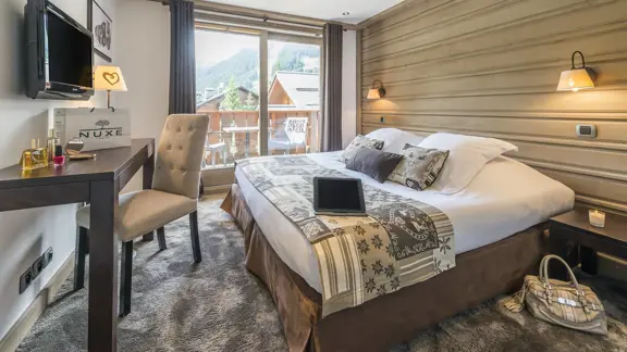 Standard double bedroom