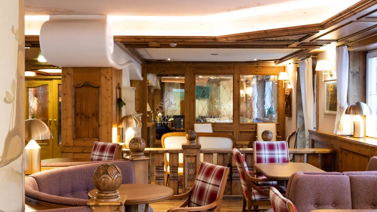 Inghams Italy Dolomites Canazei Hotel Medil Lounge 2