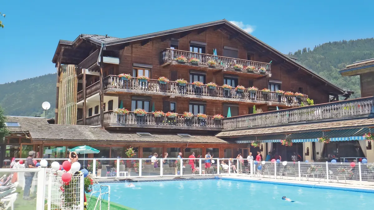 Hotel Le Cret Morzine Exterior Outdoor Pool