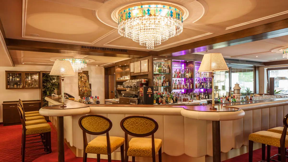 Inghams Italy Dolomites Selva Hotel Oswald Bar