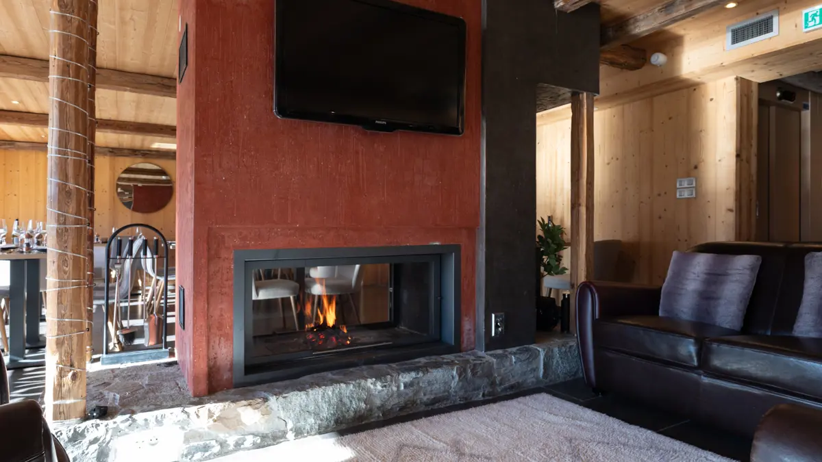 Chalet Corniche Tignes Lounge And Fireplace