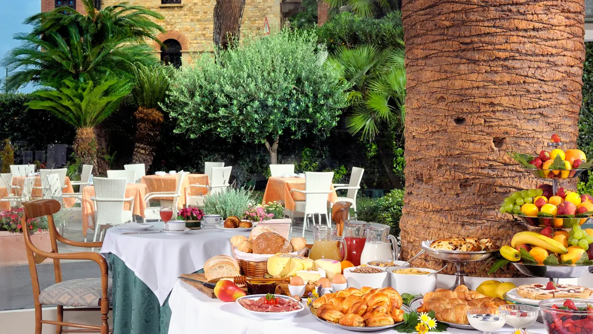 Hotel Regina Elena, Portofino, Outdoor Breakfast Spread