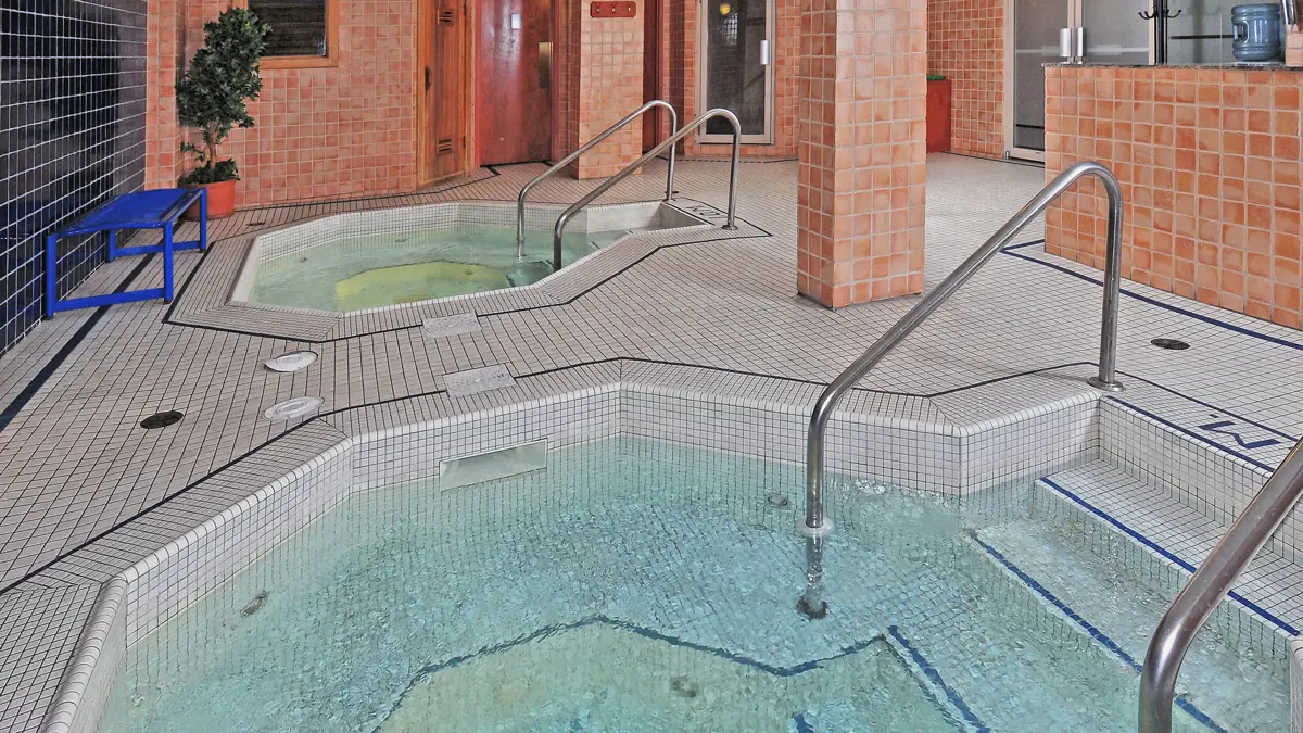 Ptarmigan Inn Banff Hot Pools