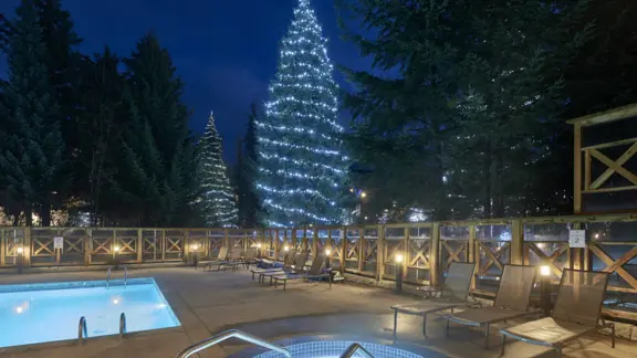 Delta Whistler Village Suites Whistler Swimming Pool 2