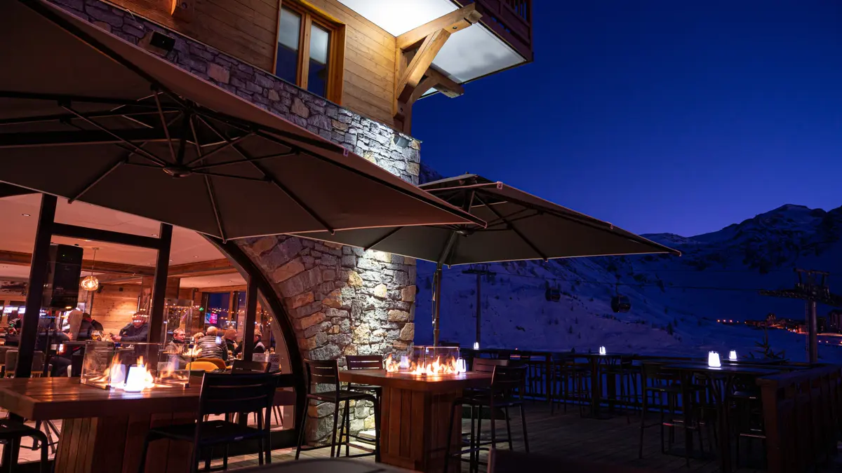 Hotel Levanna Tignes Bar Le Pompon Terrace.Jpg.