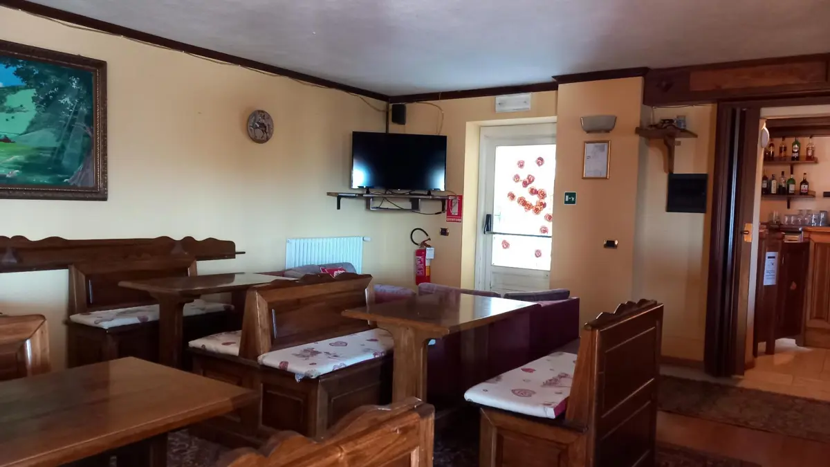 Inghams Italy Milky Way Sestriere Hotel Savoy Edelweiss Lounge Area (3)