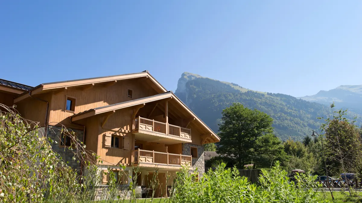 Residence La Reine Des Pres Samoens Hotel Exterior