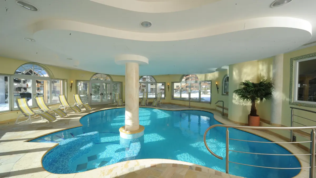 Hotel Canada Pinzolo Madonna Di Campiglio Swimming Pool 2