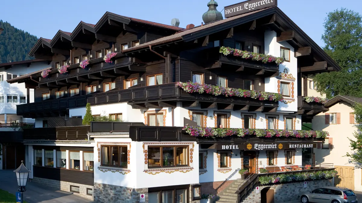 Hotel Eggerwirt Soll Exterior Summer