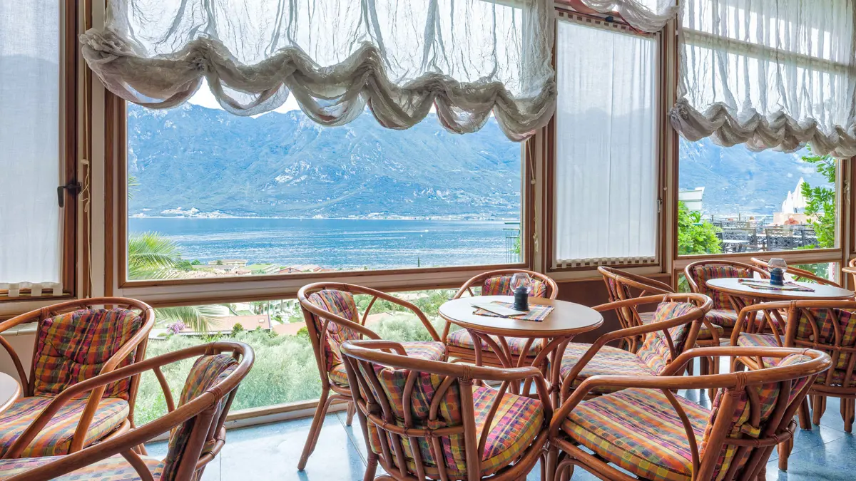 Hotel Cristina Bar View