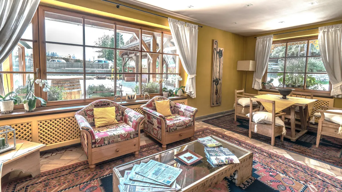 Inghams Italy Dolomites La Villa Hotel La Villa Lounge 2