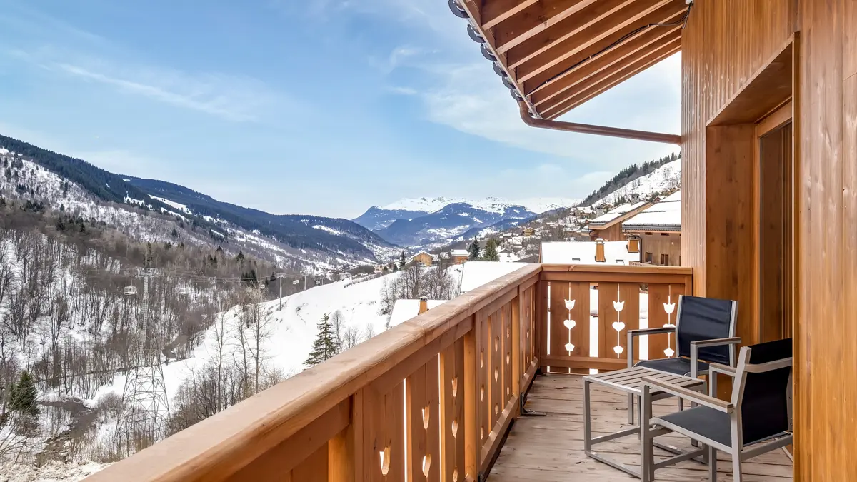 Residence L'hévana Meribel Two Bedroom Mountain View Apartment Balcony View