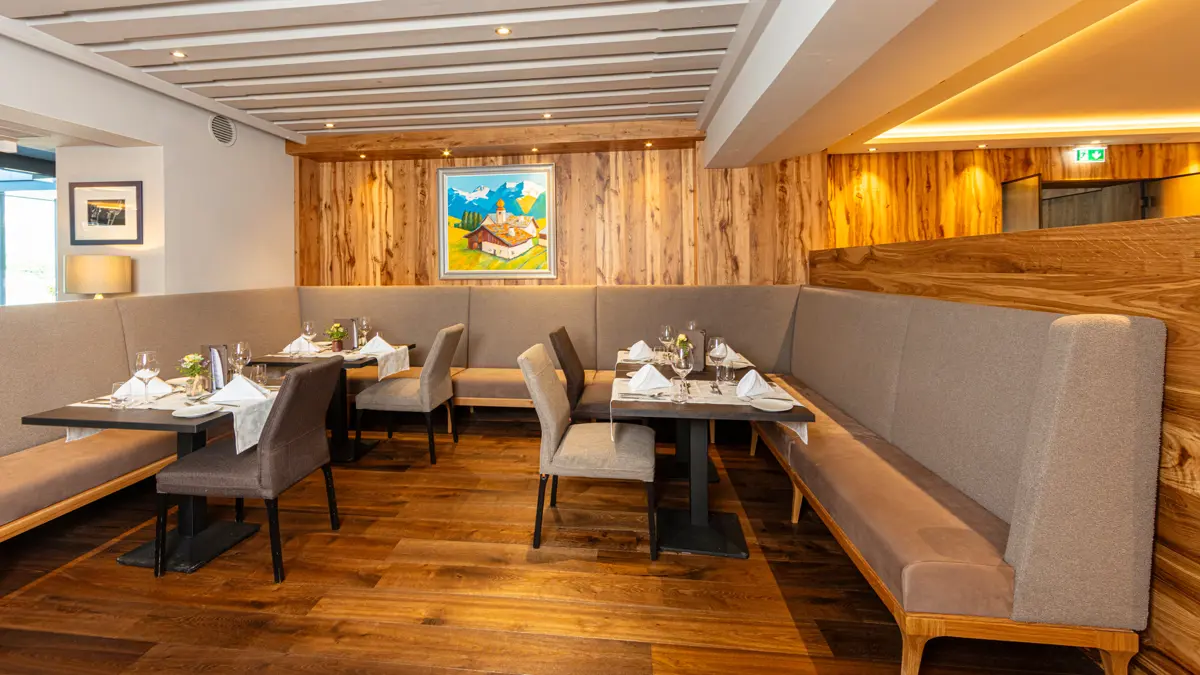 Aktivhotel Schweizerhof Kitzbuhel Dining Area 2