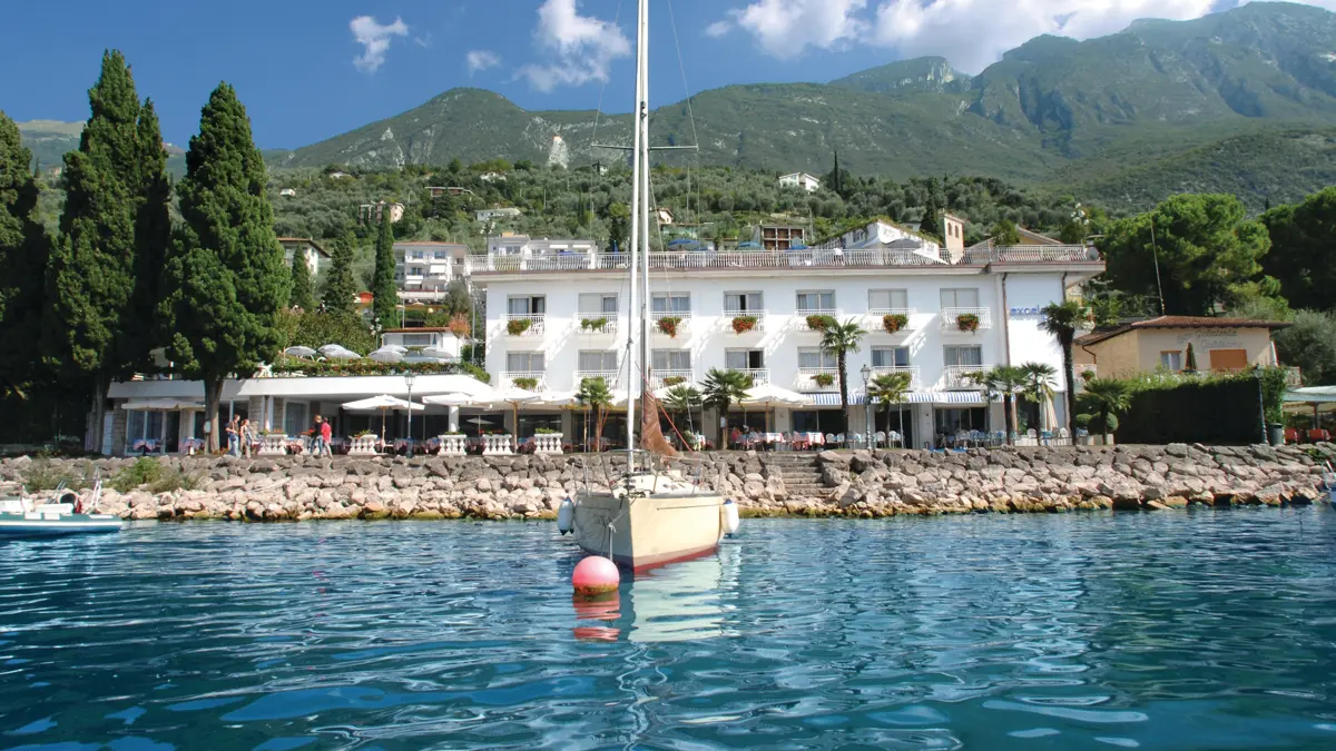 Hotel Excelsior Bay, Malcesine, Hotel by the lake 