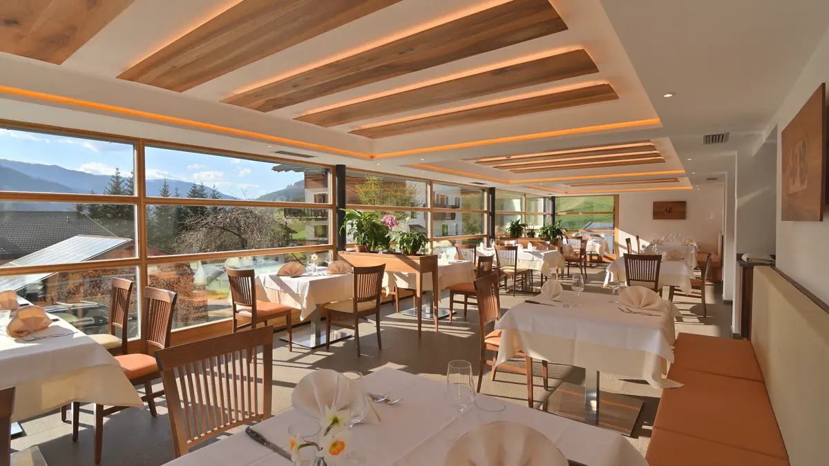 Inghams Italy Dolomites Kronplatz Hotel Monte Paraccia Restaurant