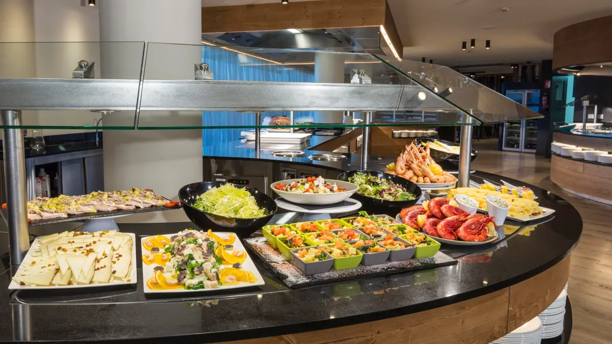 Hotel Piolets Park Soldeu Buffet Spread