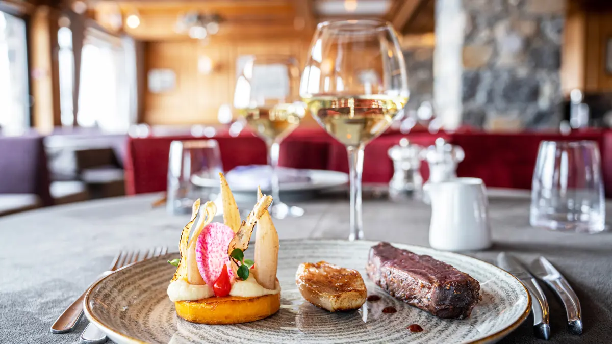 Hotel Campanules Tignes Restaurant Evening Meal 4