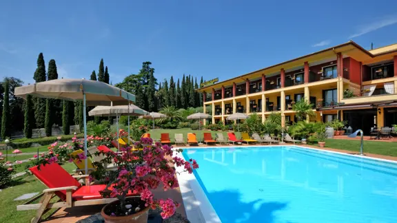 Hotel Villa Madrina Garda Hotel Villa Madrina Pool