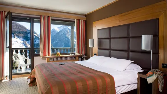 Superior south facing bedroom