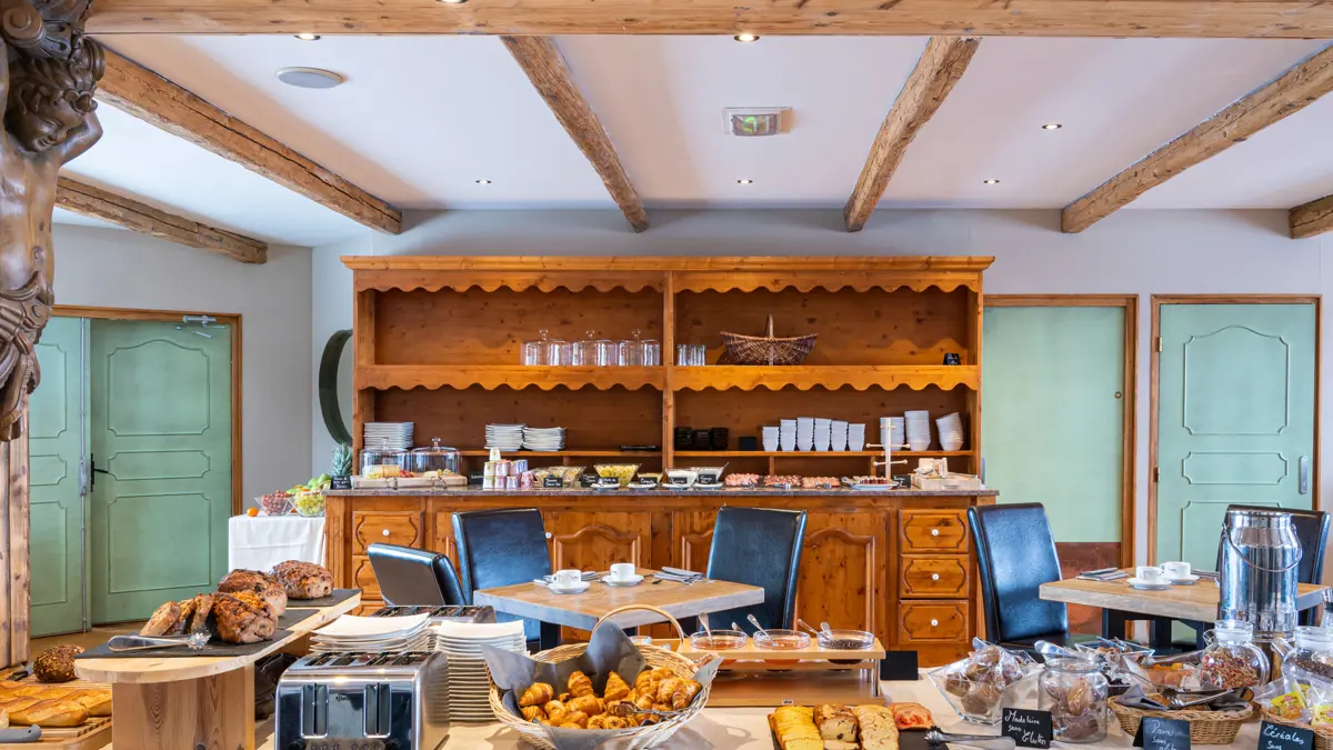 Village Montana Suites Tignes Breakfast Buffet