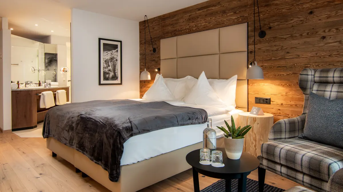 Walliserhof Hotel And Spa Saas Fee Superior Double Bedroom 4