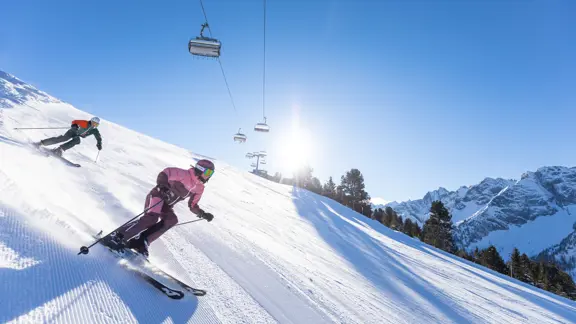 Mayrhofen Ski Resort Austria Skiers Mayrhofner Bergbahnen 2