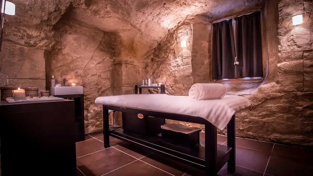 Hotel Grand Aigle Serre Chevalier Massage Room