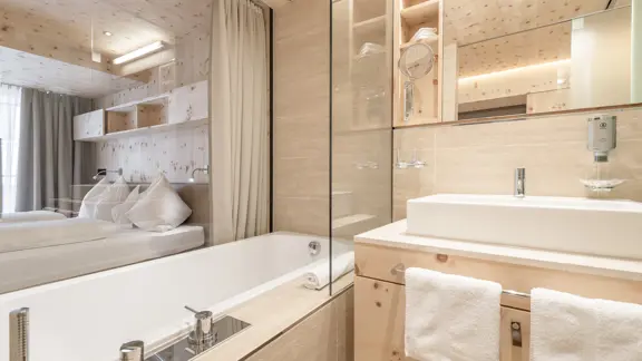 Zirbenlodge Austrian twin room