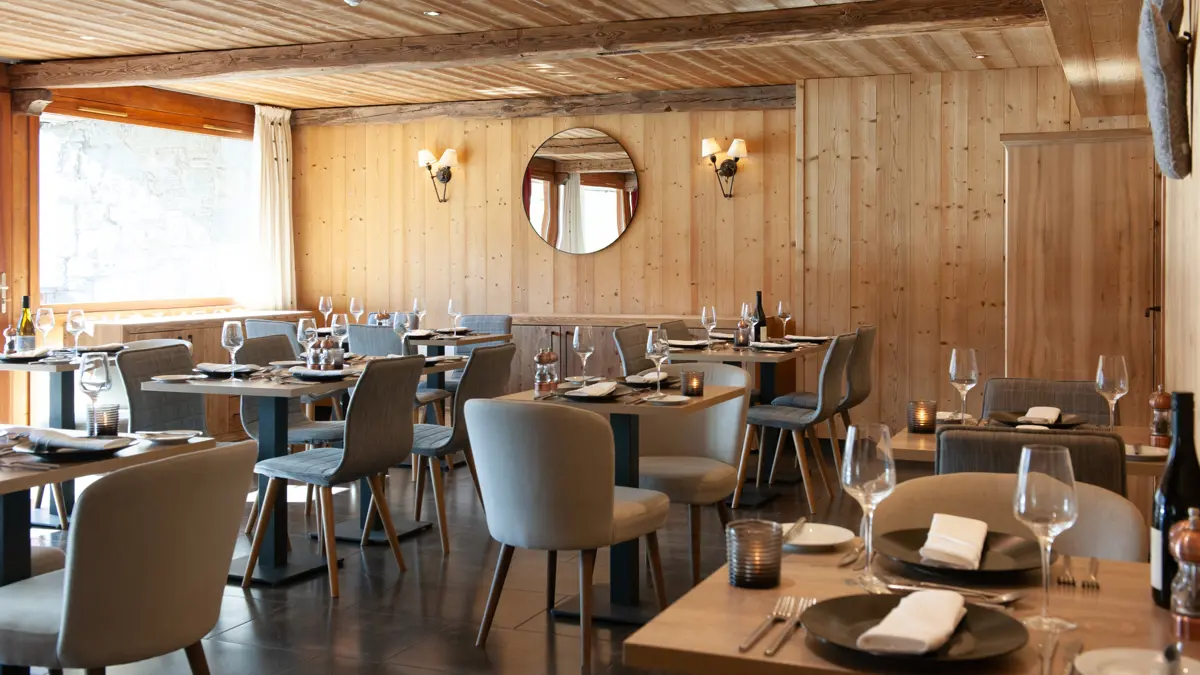 Chalet Corniche Tignes Dining Area 8