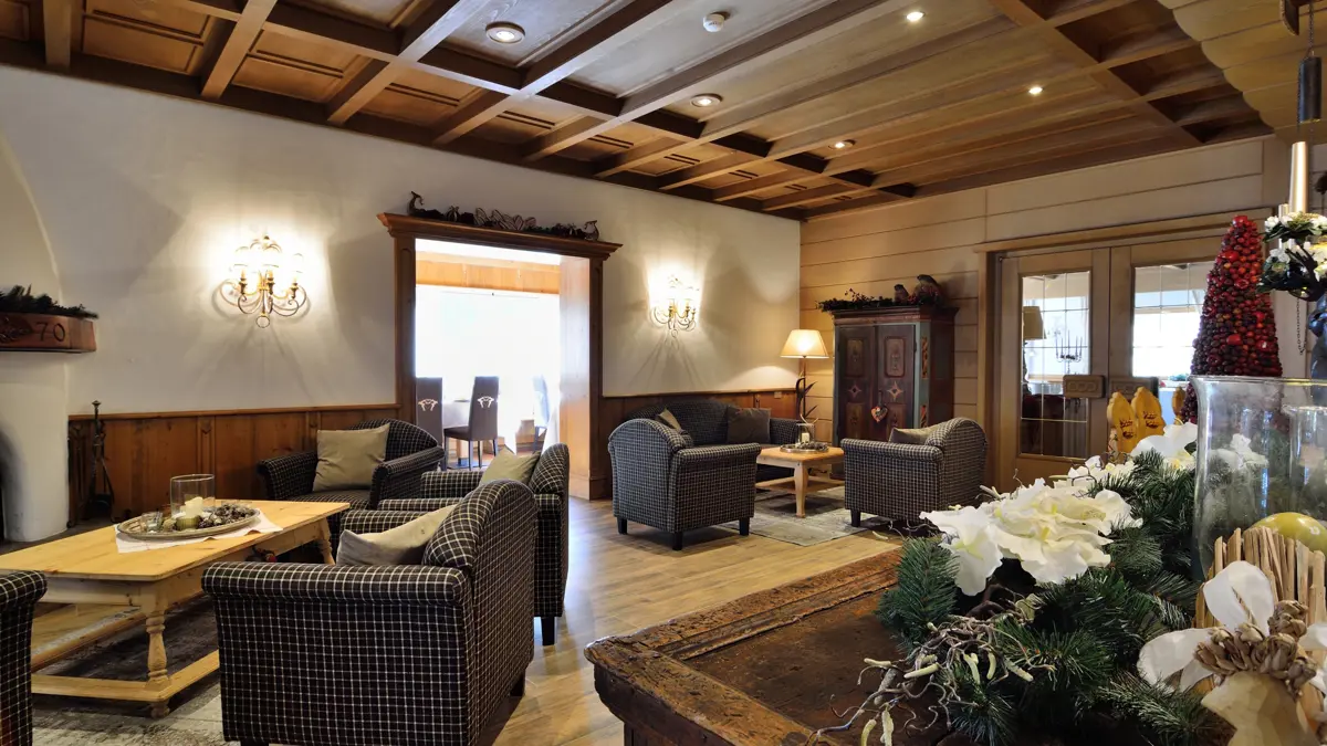 Inghams Italy Dolomites Selva Hotel Pralong Lobby
