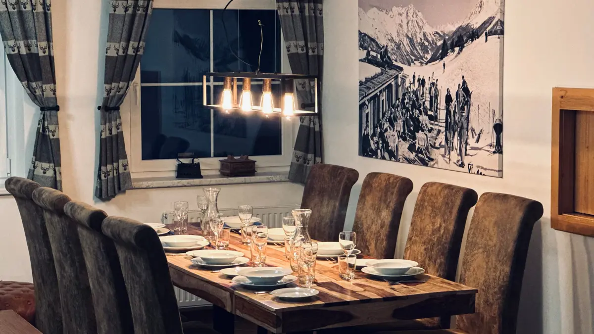 Chalet Fauner B St Anton Dining Lounge Area