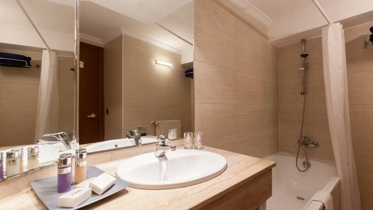 Hotel Montane Arinsal Typical Ensuite