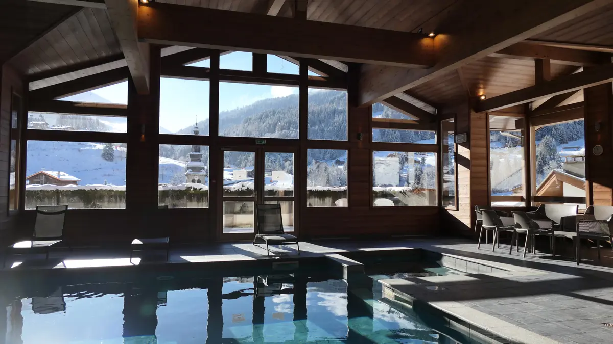 Residence Les Grandes Alpes La Clusaz Pool 2