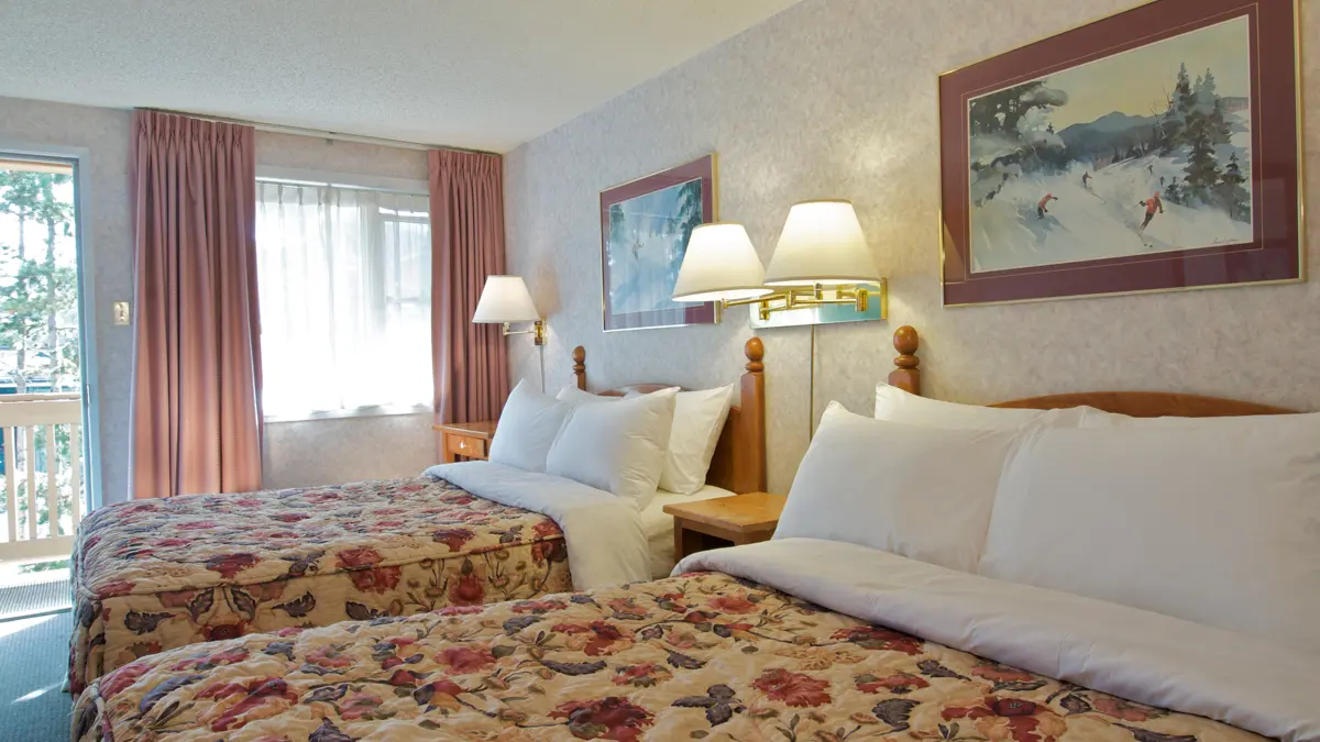 Lake Louise Inn Lake Louise Ski Big 3 Standard Room.Tiff
