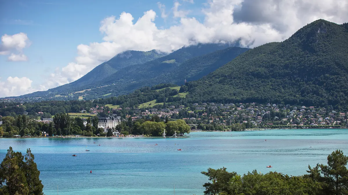 Hotel Le Pelican Lake Annecy Example Suite View