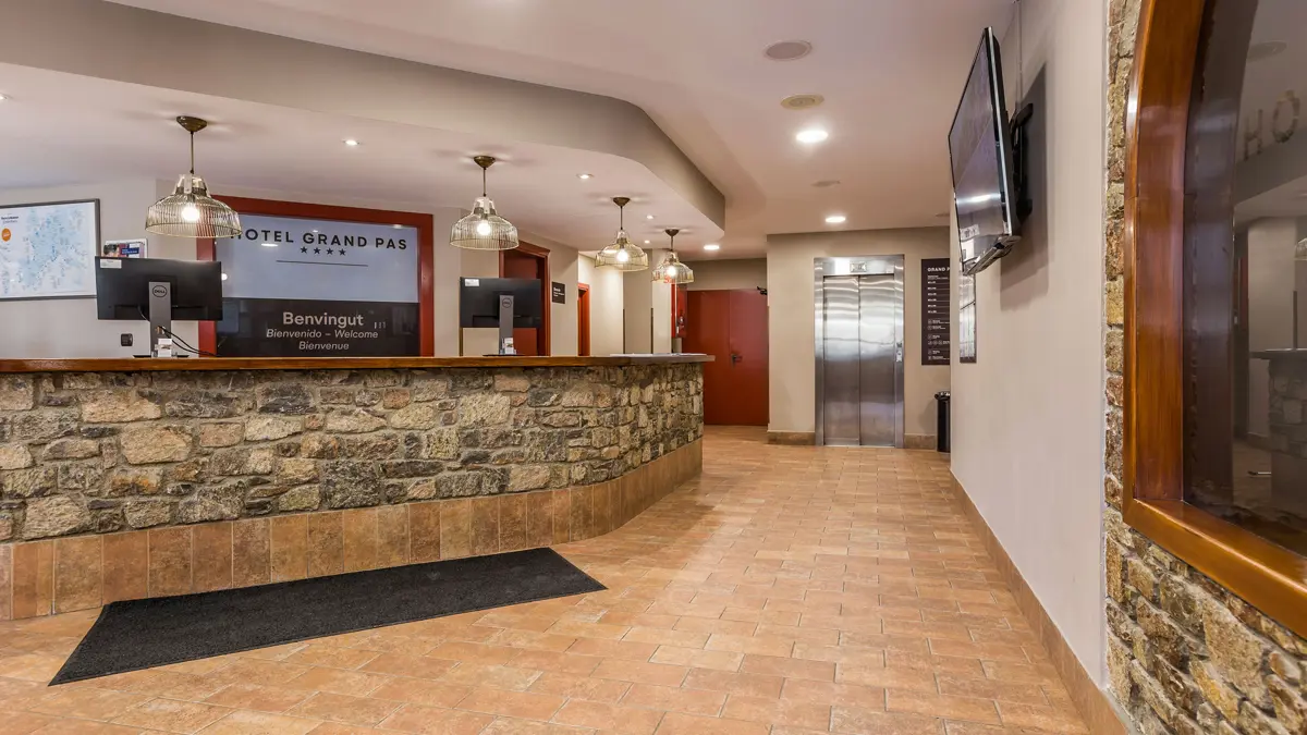Grand Pas Hotel Pas De La Casa Reception