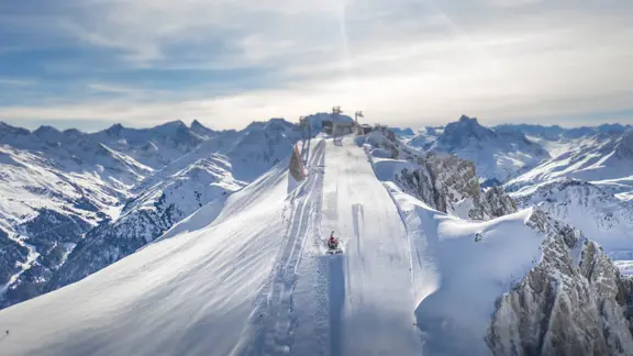 St Anton Austria Arlberg Ski Region Snow Skiiers 12