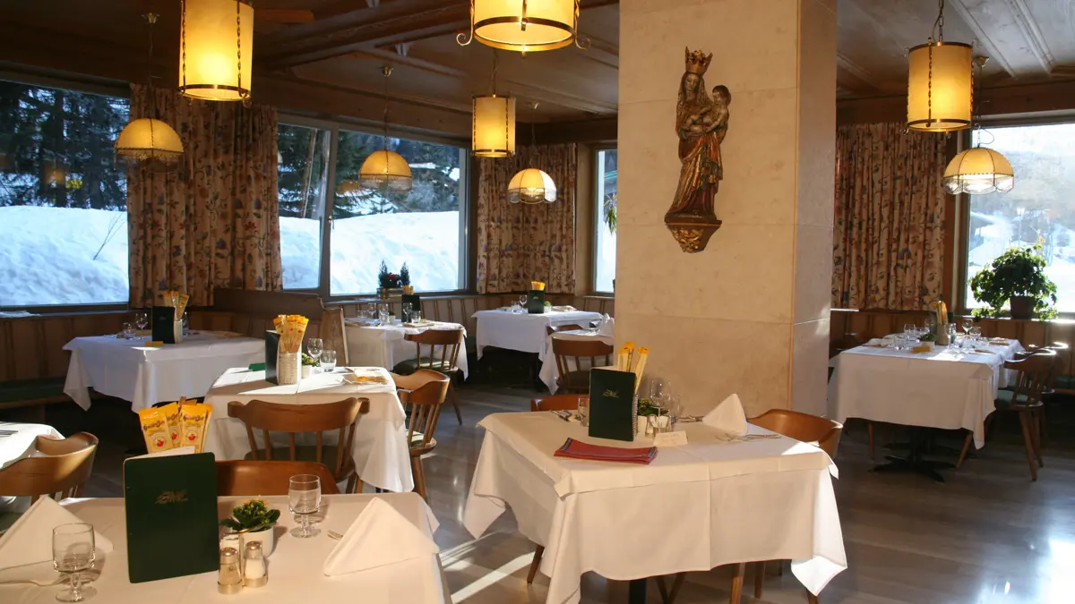 Inghams Italy Dolomites Corvara Hotel La Plaza Restaurant 2
