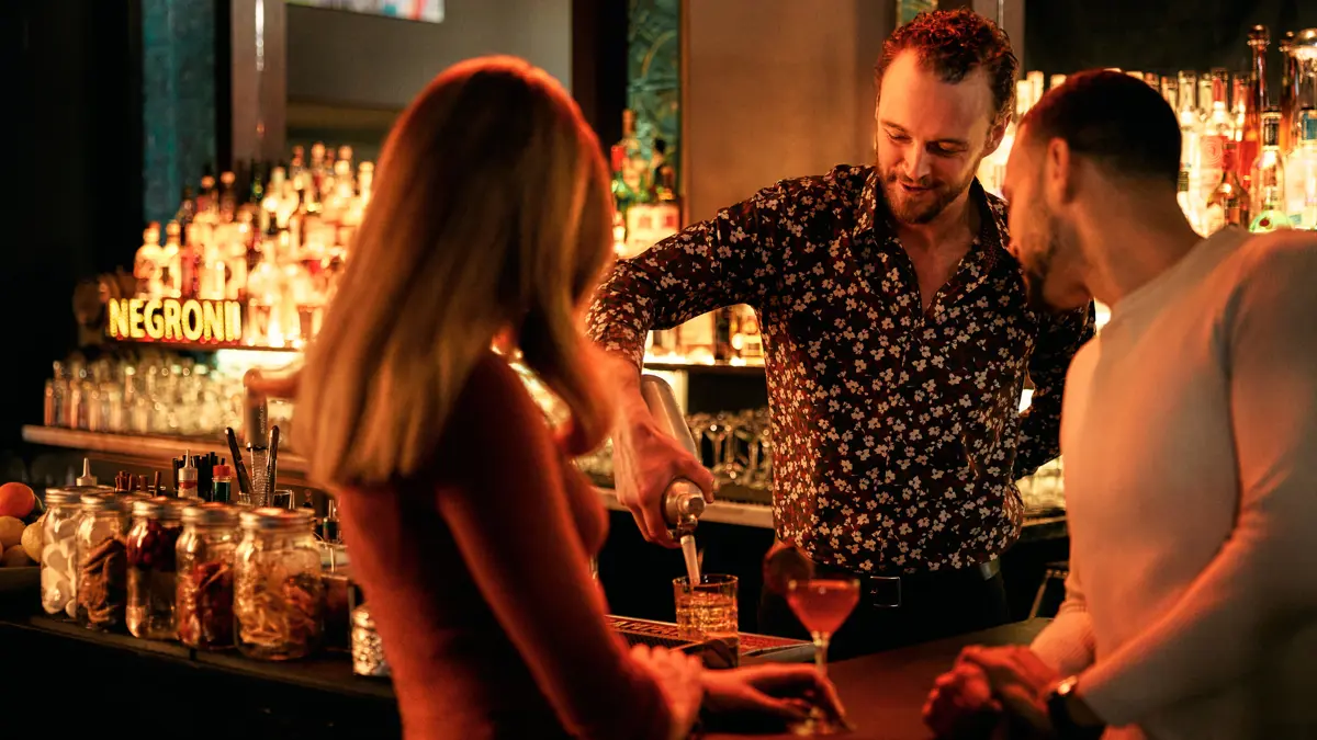 Pan Pacific Village Centre Hotel Whistler Canada Raven Room Bar