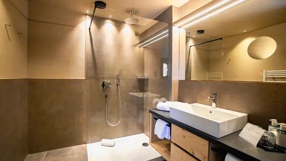 Dolce Vita Suite Bathroom