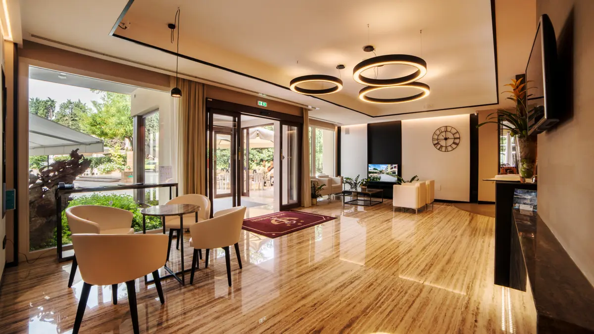 Hotel Bisesti, Garda, Lobby