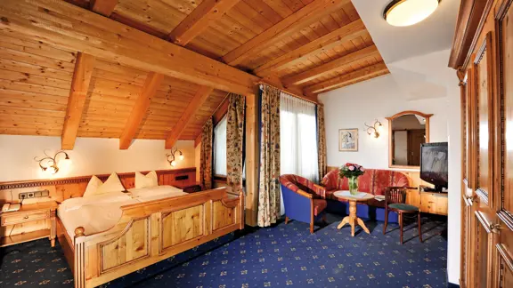 Deluxe Austrian twin room
