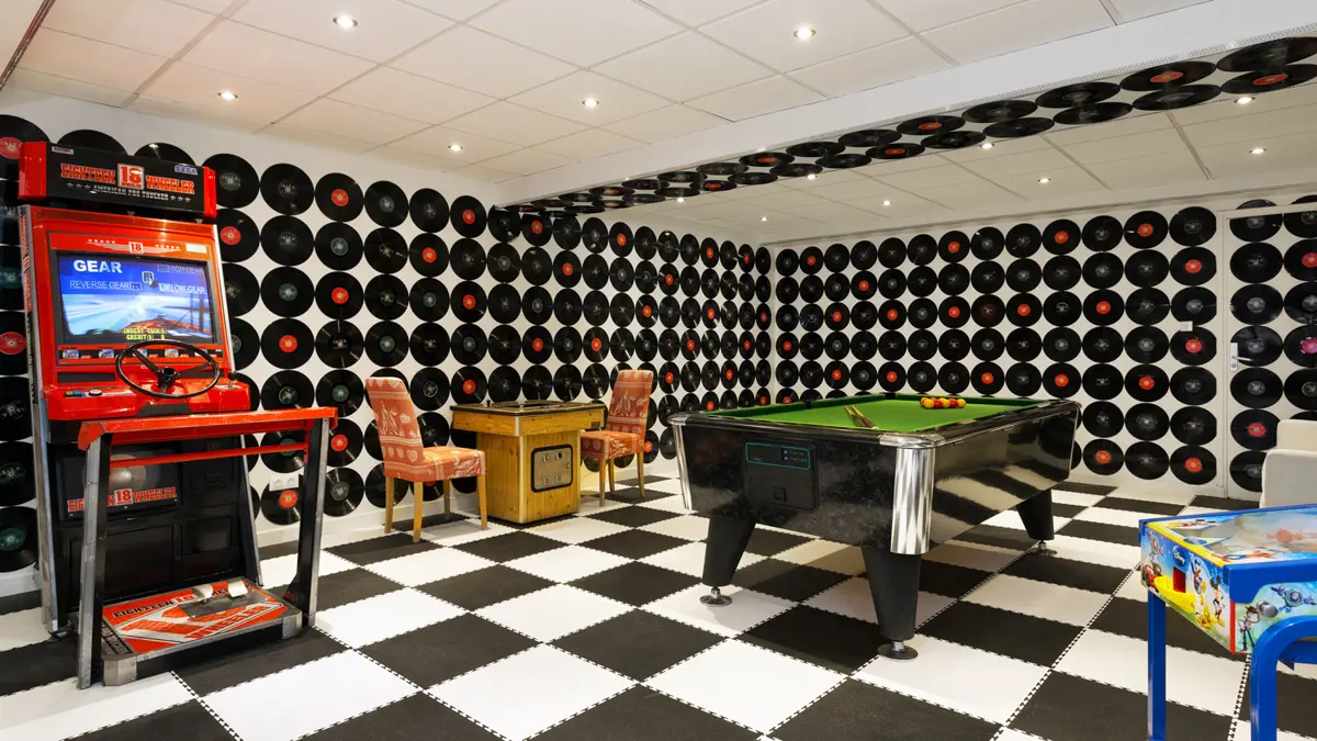 Hotel Ibiza Les Deux Alpes Games Room