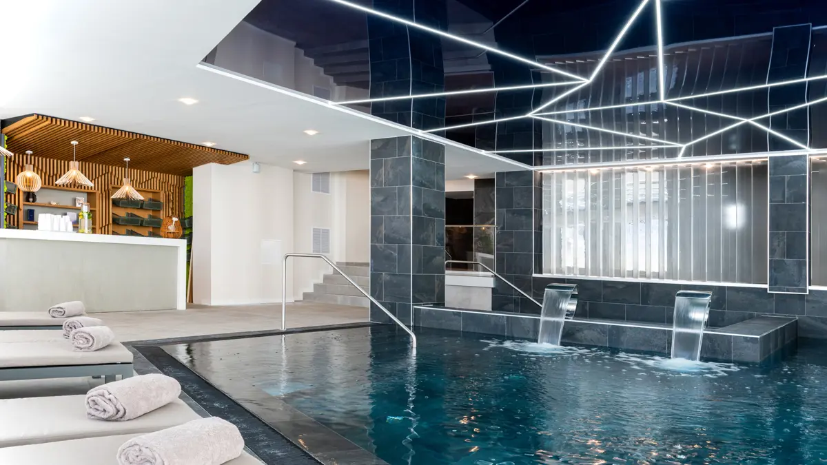 Hotel Voulez Vous Tignes Swimming Pool